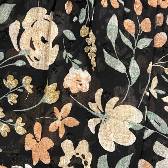 Sadie & Sage Daydreams Floral Blouse Size M - Picture 4 of 10